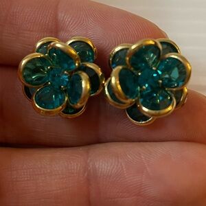 Luxurious Vintage Gold Tone W/ Aqua Blue Glass Rhinestone Flower Stud Earrings